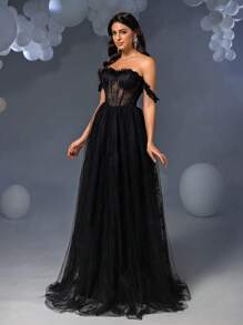 Elisanya 优雅的无肩带婚纱，正面饰有花卉蕾丝，背面采用系带设计——修身胸衣，蓬松的薄纱裙摆和多层薄纱面料，适合浪漫晚宴和精致的婚礼招待会。 - 黑色 - 查看 7