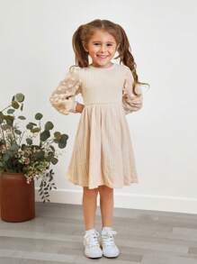 SHEIN Kleine Mädchen College-Stil Rundhalsausschnitt Kleid mit Farbblock Design