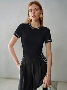 MOTF PREMIUM CAMISETA DE MANGA CORTA AJUSTADA CON DETALLES DE PERLAS FALSAS - Negro - Ver 5
