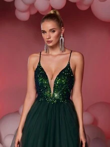 SHEIN Belle 优雅奢华深绿色深 V 领网眼撞色花卉亮片 A 字型返乡礼服，适合婚礼、新年派对、度假、毕业典礼、舞会（重型） - 墨綠色 - 查看 4