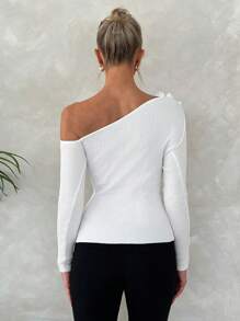 SHEIN Privé Maglione asimmetrico con spalle scoperte e decorazione floreale 3D, maglione da donna bianco da indossare per appuntamenti romantici, maglieria da donna per l autunno, adatto per appuntamenti romantici, vacanze, rientro a scuola, matrimoni, feste - Bianco - Visualizzare 2