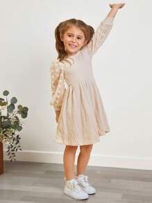 SHEIN Kleine Mädchen College-Stil Rundhalsausschnitt Kleid mit Farbblock Design