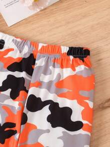 SHEIN 2pcs Young Girl Casual Outfit - Crew Neck Short Sleeve Character Print Top And Camouflage Pants - Orange - View 4