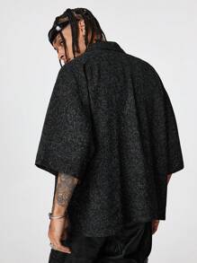 Manfinity RebelGame Áo sơ mi nam tay ngắn dệt thêu chữ rộng rãi, phù hợp cho mùa hè, áo sơ mi tay ngắn trơn rộng thùng thình dự tiệc - màu đen - Xem 3