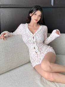 DAZY Ruffle Floral All Over Print Long Sleeve Casual Romper Pajama - White - View 1