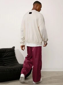 Forever 21 Pantalón cargo holgado para hombre con cintura elástica en color borgoña - Burdeos - Ver 6