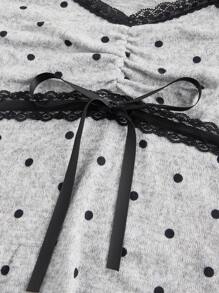 ROMWE Kawaii V 领蝴蝶结点缀双色波尔卡圆点女式修身 T 恤 - 灰色 - 查看 3