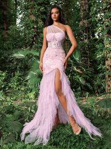 Faeriesty Robe de soirée formelle avec un bas sirène à volant et un superposition en tulle sur une épaule. Élégante pour les cérémonies de remise de diplômes, les dîners ou les mariages