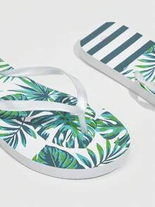 Grefit Women's Casual Flip-Flops Sandals Christmas - Black - View 4