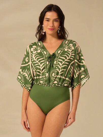 CAJUNI Body de mujer con estampado bohemio, diseño de palmera, sol y flores tropicales, cuello en V con mangas de atar, color verde, para uso casual de verano y escapadas a la playa