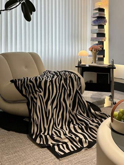 1 adet Sahte Kaşmir Siyah ve Beyaz Minimalist Soyut Zebra Desen Jakarlı Kanepe Örtüsü, Açık Hava Pikniği İçin Sıcak, Evcil Hayvan Örtüsü, Klima Yorganı, Ofis Kamp Şalı, Basit Hediye, Günlük Kullanım İçin Uygun