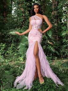 Faeriesty Robe de soirée formelle avec un bas sirène à volant et un superposition en tulle sur une épaule. Élégante pour les cérémonies de remise de diplômes, les dîners ou les mariages