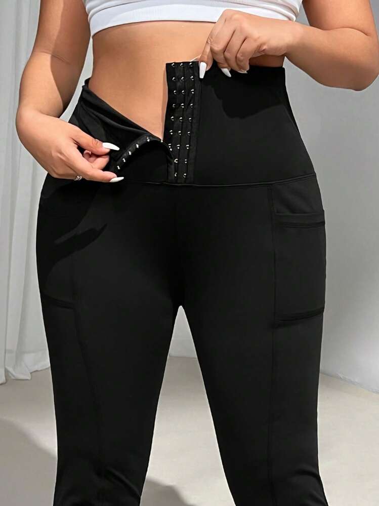 SHEIN EZwear 女式加大码高腰弹力紧身裤，休闲日常/户外/瑜伽裤，黑色，可穿温度 50-70° 和 70-90°F，弹力，纽扣开合，塑身紧身裤，女式两件套，带口袋的紧身裤 - 黑色 - 查看 2