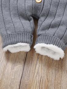 SHEIN Newborn Baby Front Button Fuzzy Spliced Long Sleeve Minimalist Sweater Jumpsuit