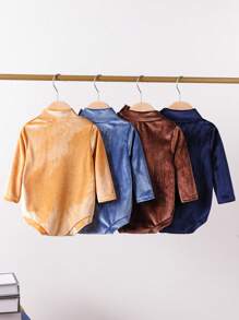 SHEIN 新生儿男/女宝宝2/3/4件套绒面绒质简约休闲长袖连体衣，男宝宝连体衣套装，高领露肩纯色连体衣，时尚绒面柔软面料，高品质经典针织绒面材质，柔软亲肤，经久耐穿，休闲高端家居服，百搭衣橱必备，时尚宽松版型，适合居家、运动、户外休闲穿着 - 彩色 - 查看 2