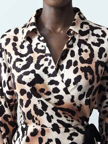 Maija Vestido elegante de manga larga con escote en V, impresión de leopardo y cinturón en la cintura para mujer, vestido con estampado de guepardo - Marrón - Ver 6