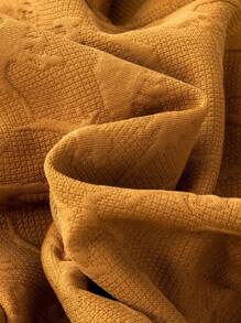 SHEIN 男童休闲可爱运动加厚宽松连帽外套，卡通恐龙图案，秋冬保暖卫衣。采用舒适、合身、耐穿的面料，适合日常外出、上学及各种场合，展现男孩独特的街头风格魅力，秋冬季保暖舒适。