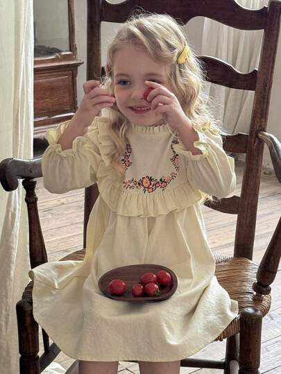 SHEIN LMoss Kids LMoss Young Girl 编织纯色碎花定位印花荷叶边泡泡袖秋季波西米亚风连衣裙