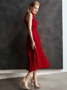 MOTF PREMIUM Robe longue plissée à col ras-du-cou et taille froncée, unie
