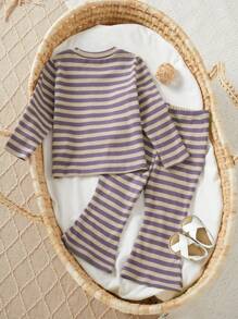 SHEIN Conjunto informal de camiseta a rayas y pantalones acampanados para bebé niña, para otoño/invierno