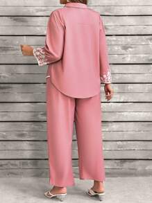 2pcs Plus Size Women Contrast Color Print Long Sleeve Top And Solid Color Pants Set