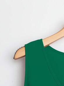 SHEIN 2 Stücke Damen Große Größen Sommer Einfarbig V-Ausschnitt Asymmetrischer Saum Tanka Top und Geometrisches Muster Weites Bein Hosen Freizeitanzug - Grün - Übersicht 3