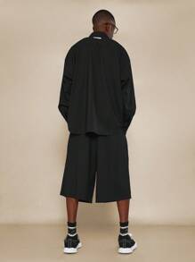 SUMWON Bộ 2 món áo sơ mi dài tay kẻ sọc và quần jort - màu đen - Xem 2