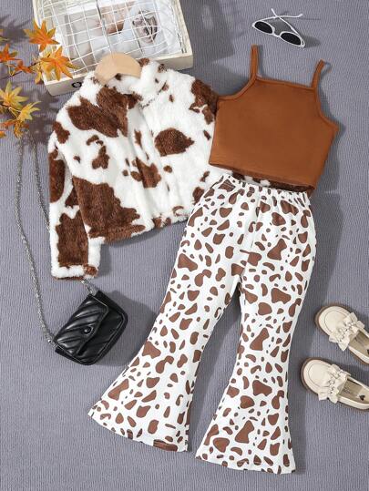 SHEIN 3 piezas/set de moda para niña joven, incluye: chaqueta corta reversible de peluche marrón, pantalones acampanados con patrón blanco y marrón, camiseta de unicolor. Este conjunto de 3 piezas es elegante, lindo y cálido, perfecto para las temporadas de otoño/invierno.