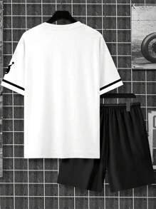 Manfinity Homme Plus Size Men's Minimalist Printed Crew Neck Short Sleeve Shorts Set