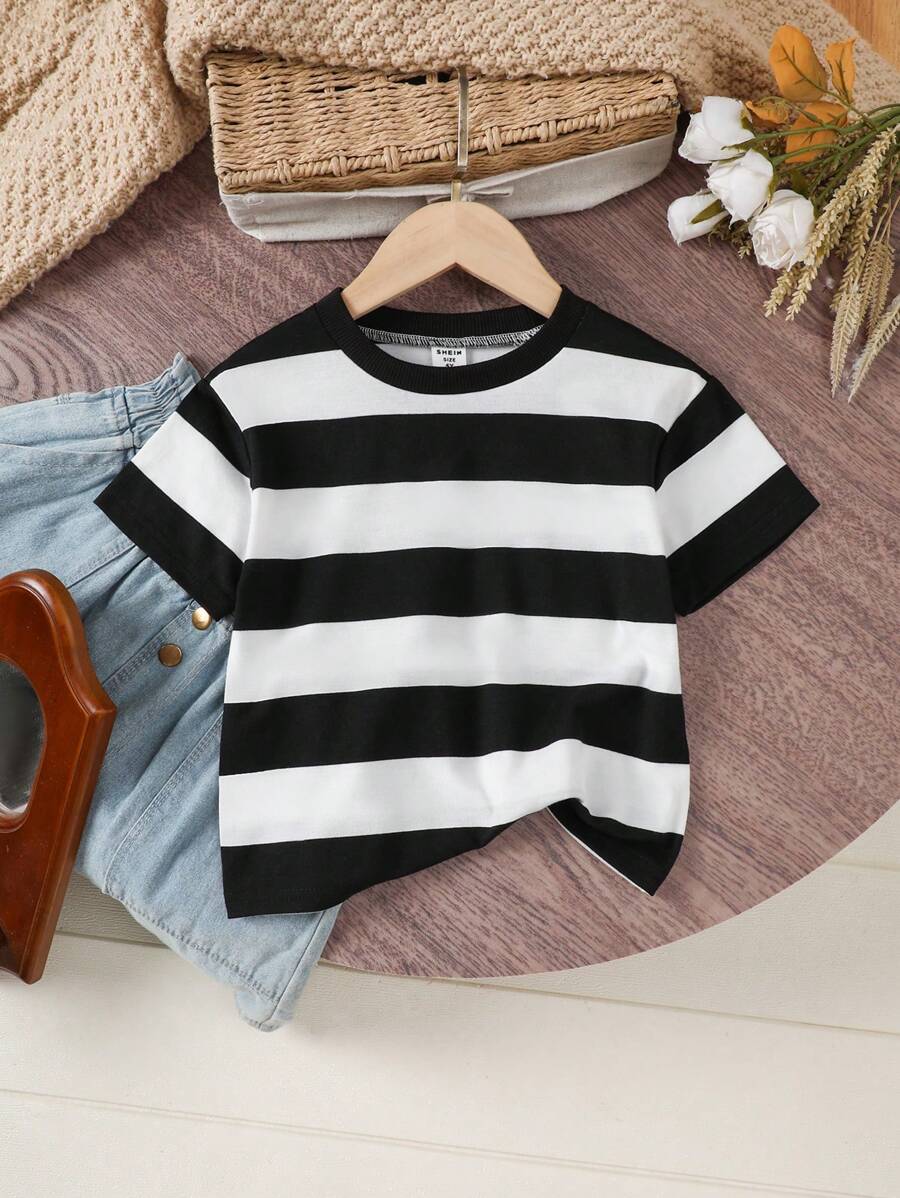 SHEIN 年轻男孩休闲条纹圆领短袖 T 恤，夏季 - 黑與白 - 查看 1