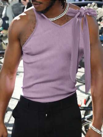 Chaleco deportivo de punto ajustado con cuello asimétrico y lazada para hombres