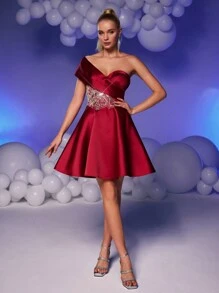 SHEIN Belle Burgundy Red Elegant & Glamorous Stunning Red Shoulder-Revealing High Waist Luxurious Embroidered Pearl & Rhinestone Decor Flare Short Dress, Suitable For Wedding, Graduation, Holiday, Bachelorette Party, Prom, Semi Formal Dress, For Birthday, Wedding Guest, Homecoming - Burgundy - View 2