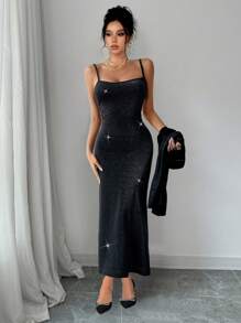 Chiquease Set de 2 piezas: Vestido de tirantes negro sexy y elegante versátil para fiestas y uso casual + Chaqueta - Negro - Ver 1