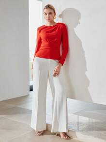 MOTF PREMIUM CAMISETA PLISADA CON DETALLE DE BOTÓN DE ORO SÓLIDO, HOMBROS FRUNCIDOS - Rojo - Ver 6