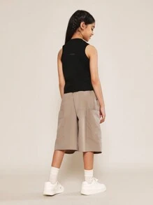 SUMWON Tween Girls 罗纹背心和尼龙工装短裤，配有硅胶徽章和弹力绳细节，2 件套 - 卡其色 - 查看 2