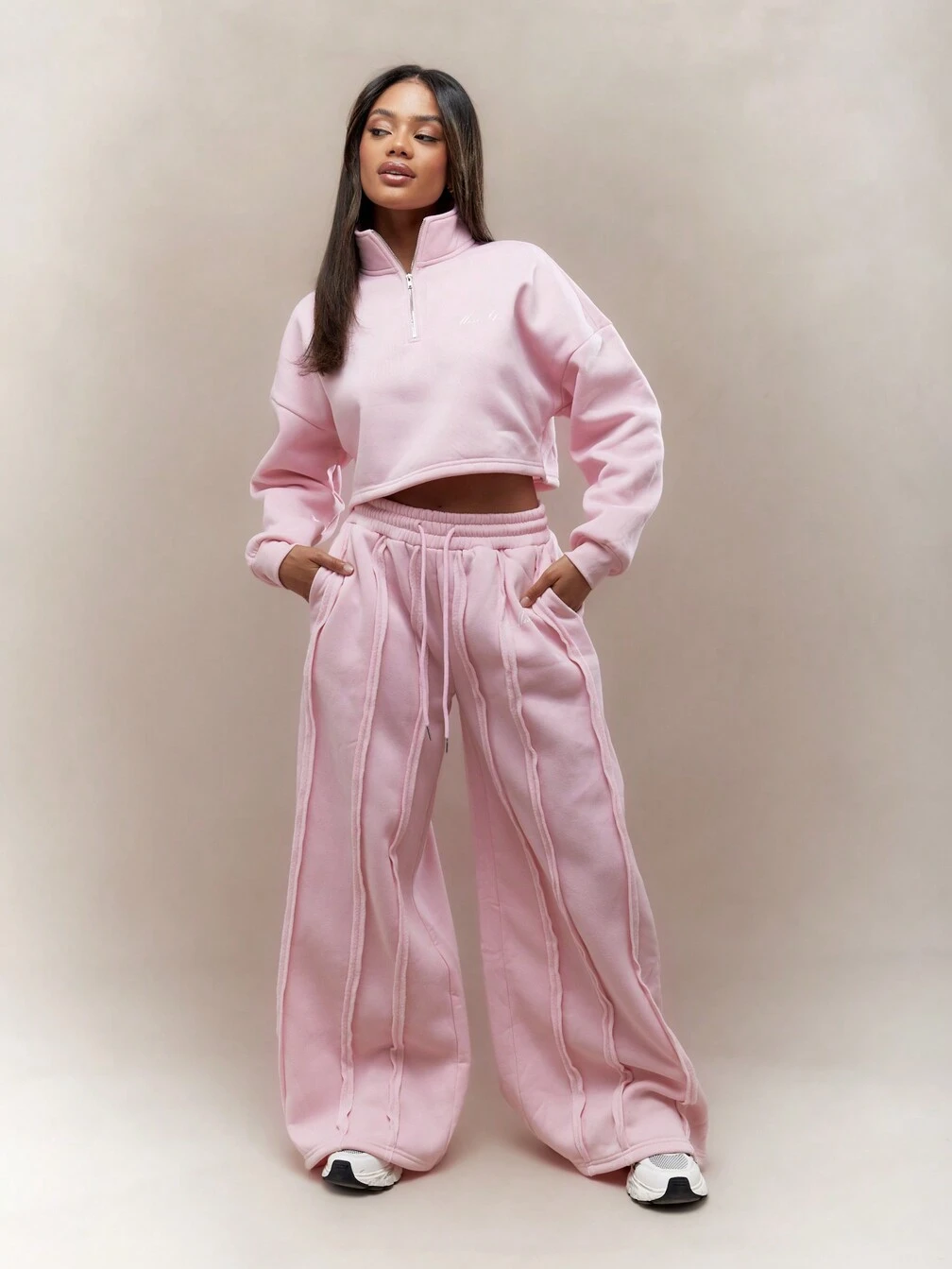 MISSGUIDED クロップドスウェットシャツとストレートレッグスウェット