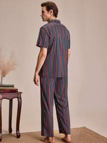 SHEIN EverLounge 2 Stücke Herren Gestreiftes Kurzarm Hemd mit Knopfleiste und Shorts Pyjama Set