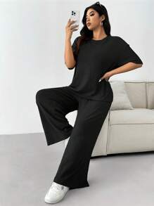 Solflare Plus Size Plain Round Neck Short Sleeve Casual Top And Pants Set
