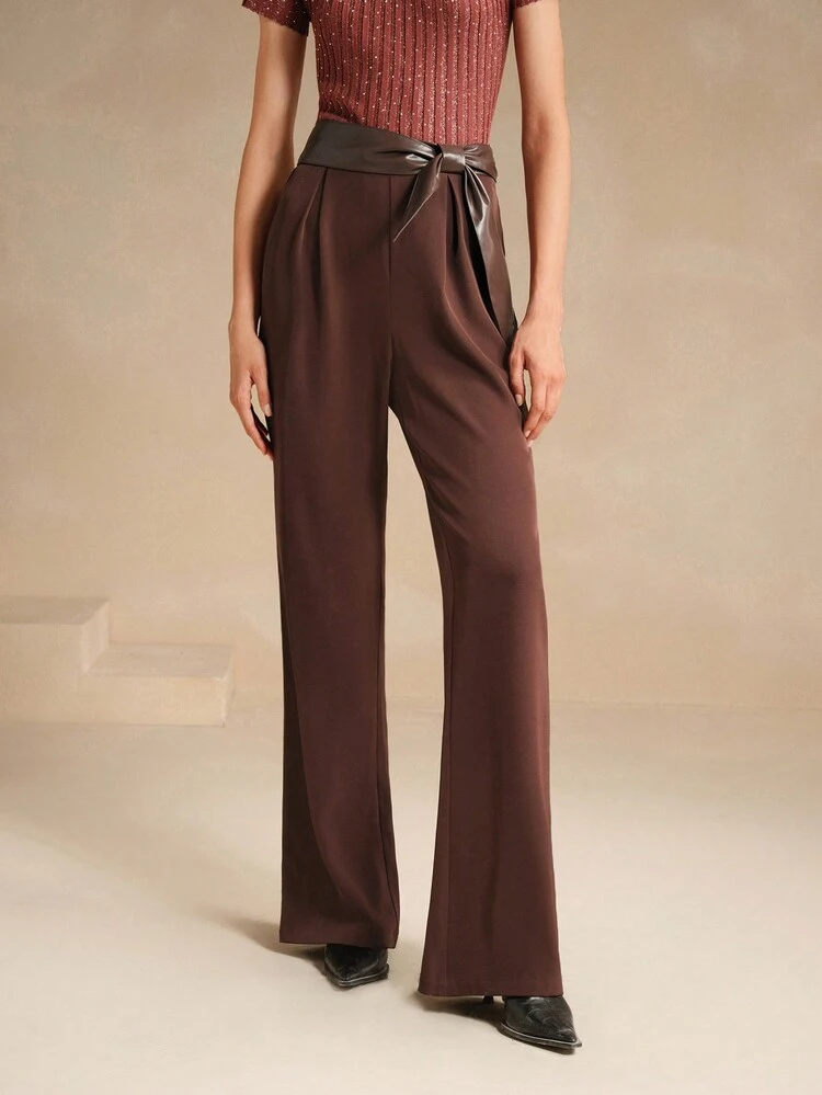 Pantalones rectos con panel