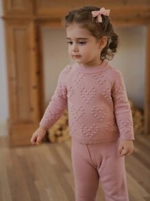 SHEIN Bộ 2 món áo len đan và quần dài thời trang xuân thu đông cho bé gái, hàng mới về. Bộ trang phục màu hồng này có thiết kế độc đáo với họa tiết trái tim tạo thêm nét ngọt ngào. - Màu Hồng baby - Xem 5