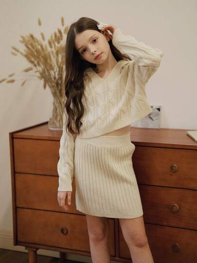 青少年女孩超大短款连帽衫和迷你裙套装