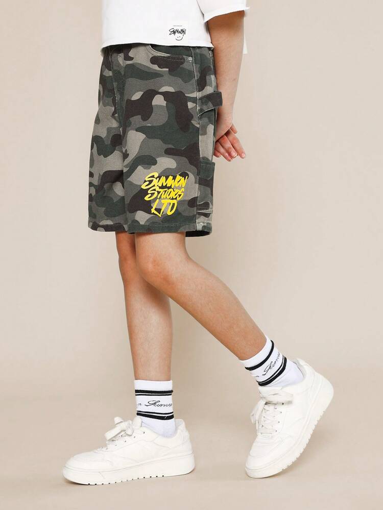 Tween Girls Carpenter Camo Short With Graphic Print