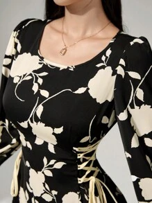 Al Najma Round Neck Lantern Sleeve Side Drawstring Dual-Color Print Dress - Black - View 9