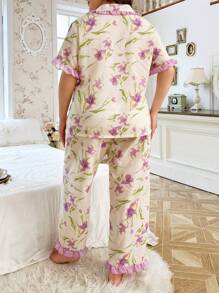 Conjunto de pijama de talla grande con volantes de cuello de gasa de burbujas con estampado floral de contraste de color