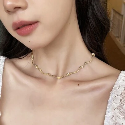 DAZY Rhinestone Decor Simple Luxury Collar