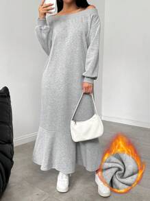 Chiquease Damen Kleid mit Off-Shoulder, Unifarben und kuschelig warm - Hellgrau - Übersicht 1