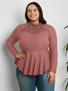 SHEIN Clasi Camiseta de manga larga con cuello alto, contraste de encaje y volantes en el bajo para tallas grandes