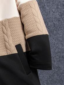 SHEIN 小男孩可爱恐龙图案保暖内衬连帽夹克，一件温暖舒适的夹克，适合 4-7 岁男孩在秋季、春季和冬季穿着。这款夹克不仅适合上学，也适合居家穿着。