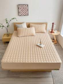 1 pieza Sábana ajustada acolchada sólida, ropa de cama, protector de colchón, cubrecama, sábana, textil para el hogar acogedor, protector de colchón transpirable y antipelusas, decoración del hogar, cubrecama decorativo de unicolor para dormitorio y dormitorio, se ajusta a todas las camas - individual, doble, queen, king, apto para todas las estaciones, lavable a máquina, cubrecama antipolvo, antideslizante, no incluye almohada ni funda de almohada, de vuelta al colegio