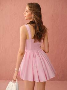 Romantisches, sexy Kleid mit quadratischem Ausschnitt und Spitzen-Patchwork